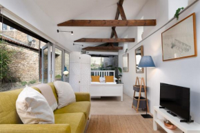 Spacious Studio-Village location nr Bath